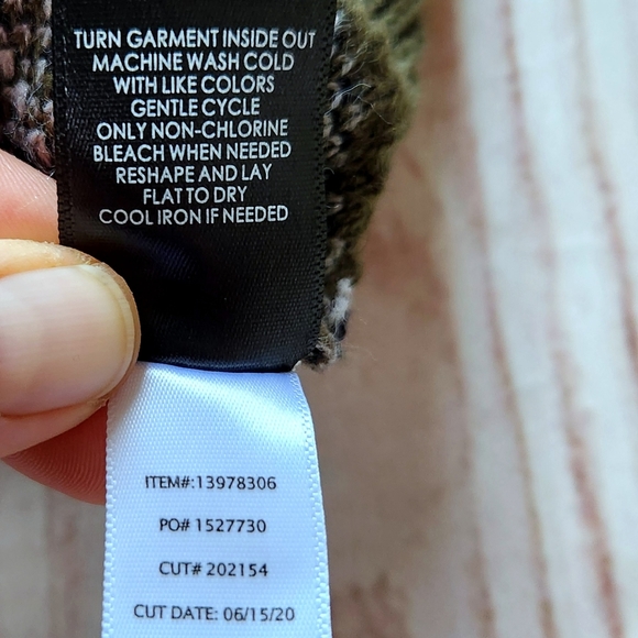 Torrid "Pullover Drop Shoulder Sweater" Green Camo Crew Neck | Women's Size 3X - Picture 8 of 10